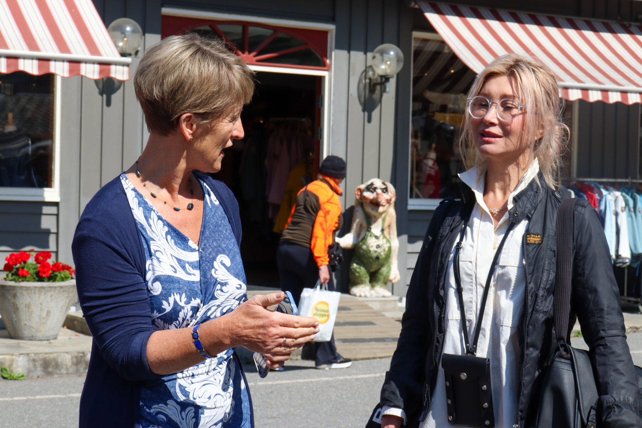 Maraak & Hansen Rita Maraak og Irina Hansen i samtale.