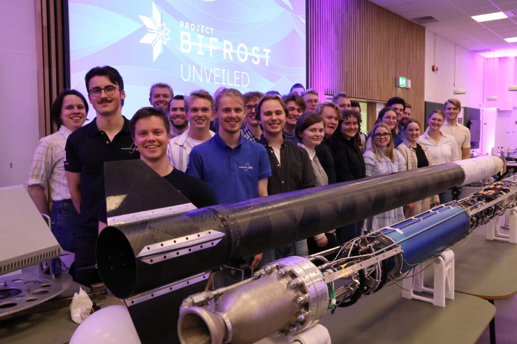 Avduking av raketten Bifrost. Foto: Lars Bugge Aarset / NTNU